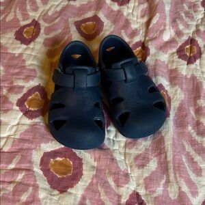 Ten little splash navy Sandals